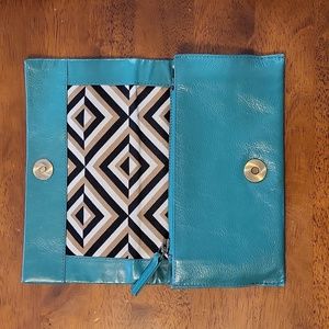 Latico USA Ladies Wallet Green (Pic looks teal but it is green)